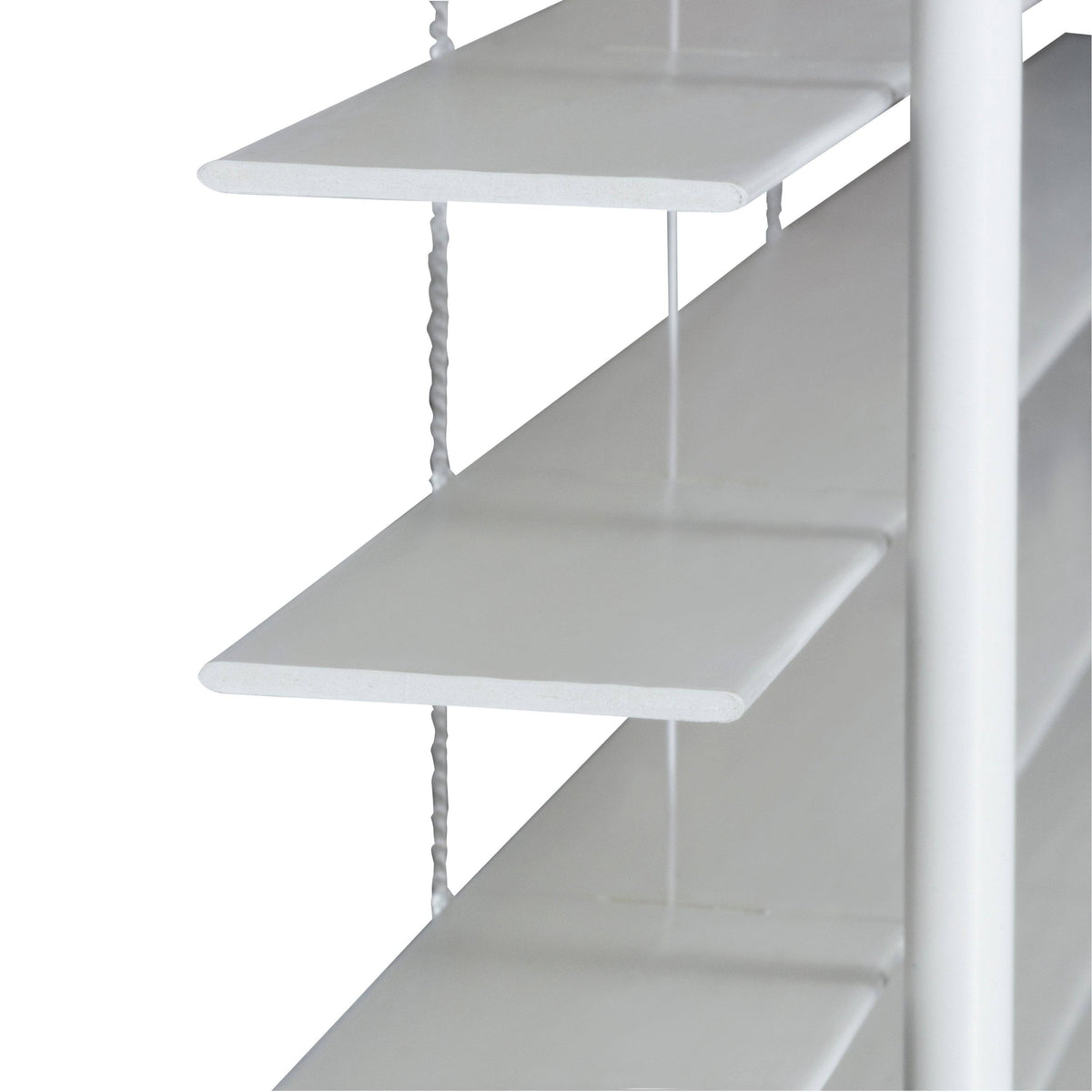 White Faux Wood Blind I95228