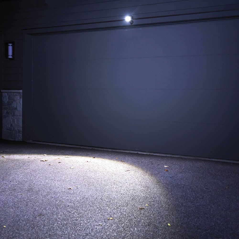 400 Lumen Weatherproof Wireless Battery Powered LED, 4-Pack W433503