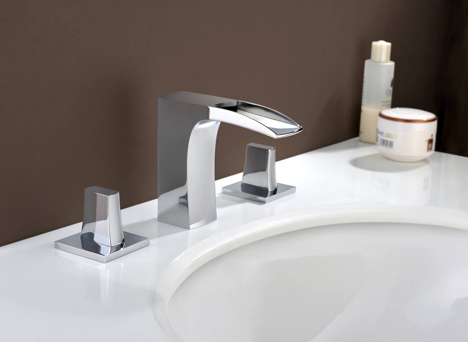 White Oval Undermount Sink Set M260327